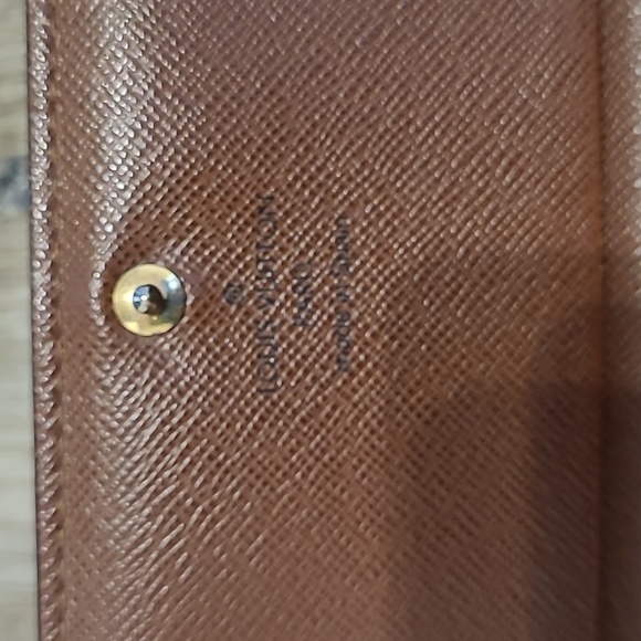 Beautiful authentic louis vuitton wallet - Picture 7 of 13